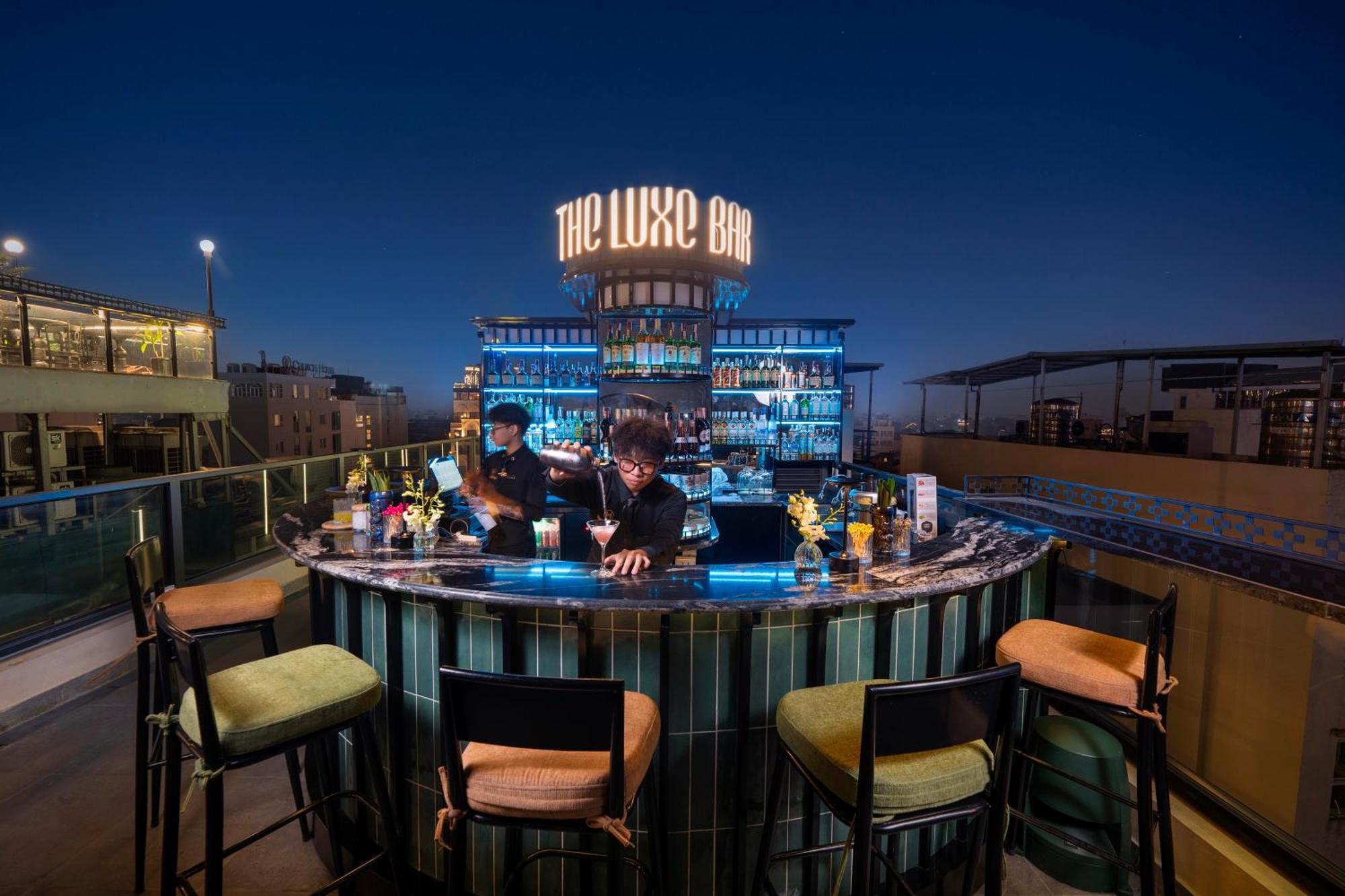 Le Premier Hotel & Rooftop Bar Hanói Exterior foto